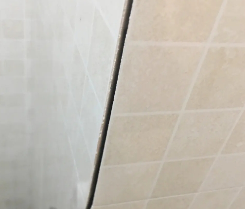 安源瓷砖空鼓维修公司分享阳台瓷砖脱落的修复过程可以分为以下几个步骤
